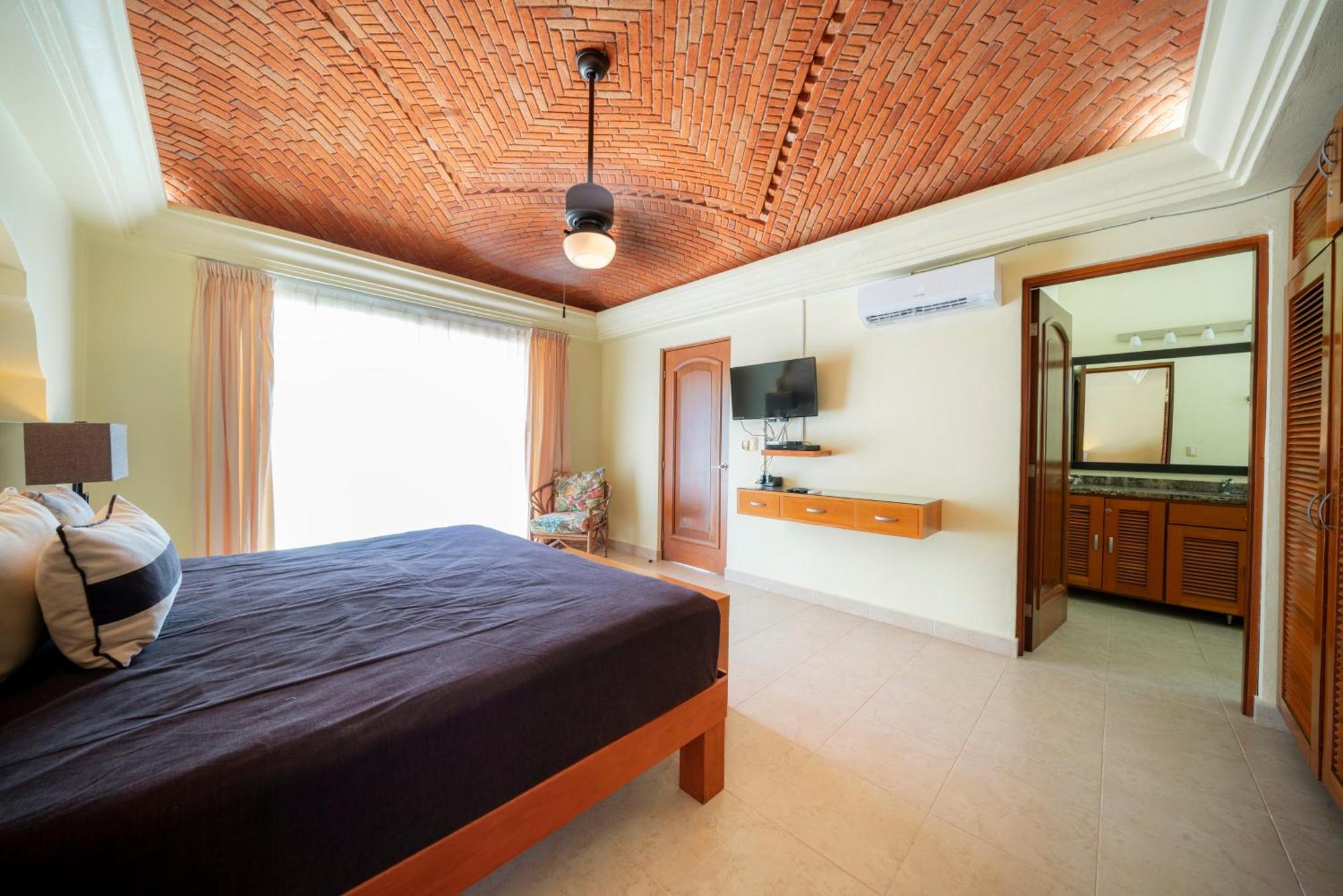 With 4 Bedrooms - Spacious Oceanview With Private Pool At Pura Vida Villa *