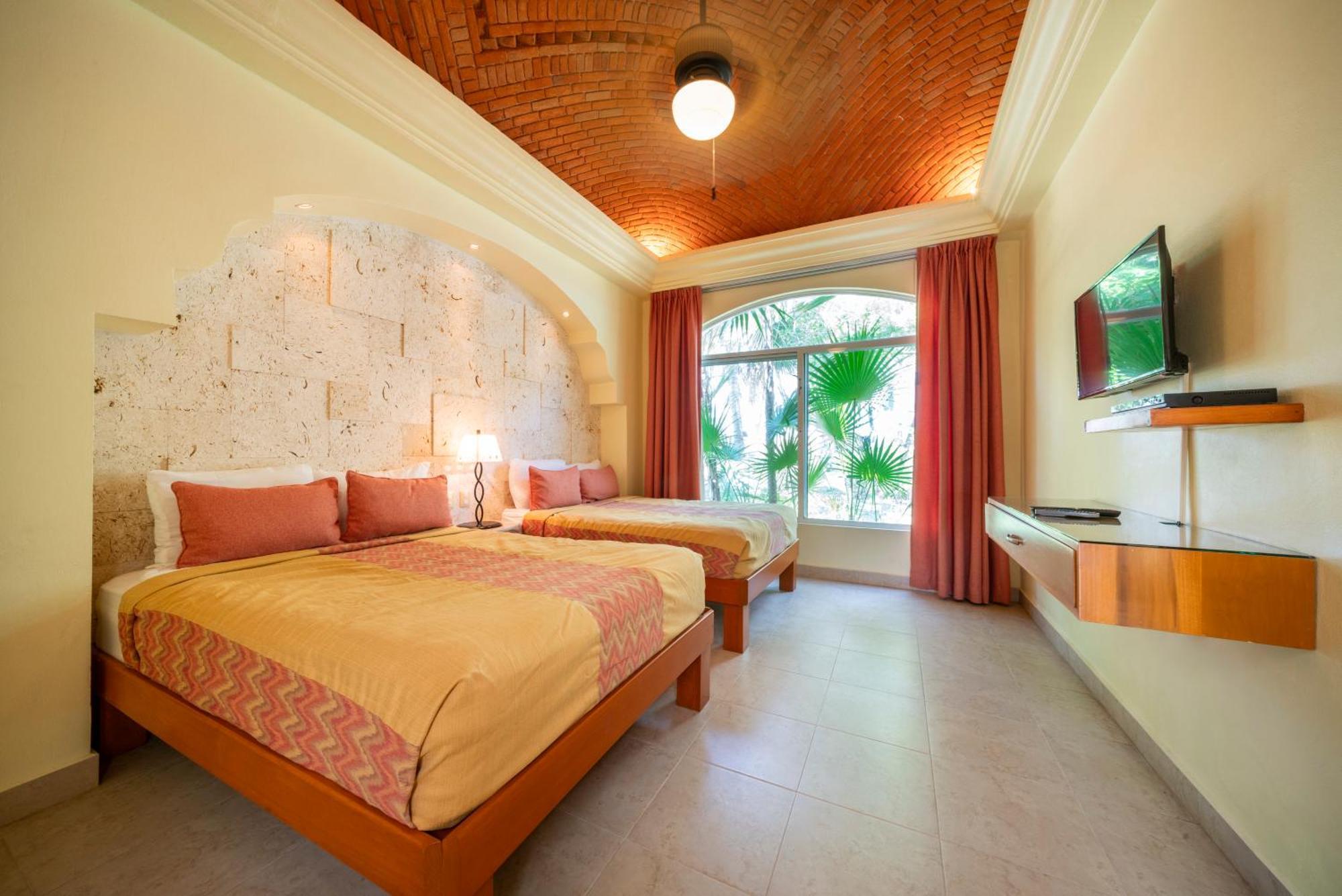 With 4 Bedrooms - Spacious Oceanview With Private Pool At Pura Vida Playa del Carmen